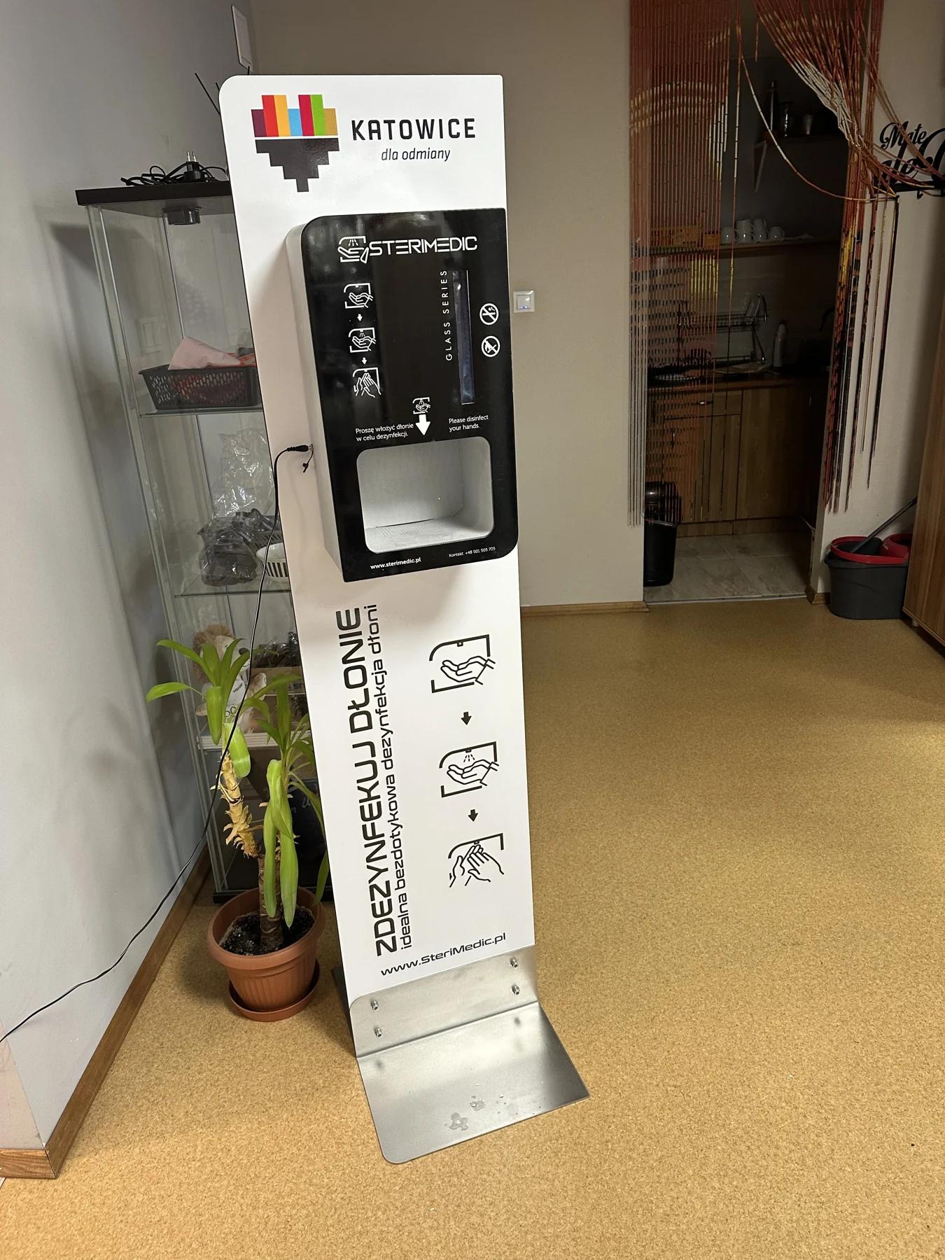 Another device with a personalised stand